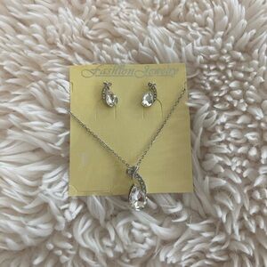 Fashion Jewelry Silver Earrings with Clear Stones